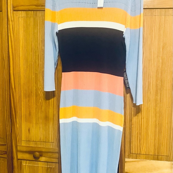 ❤️NWT-❤️STRIPED SHEATH SWEATER
DRESS - Picture 3 of 6